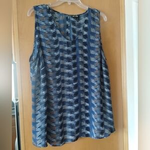 NIC+ZOE Navy and White Patterned Sleeveless Blouse